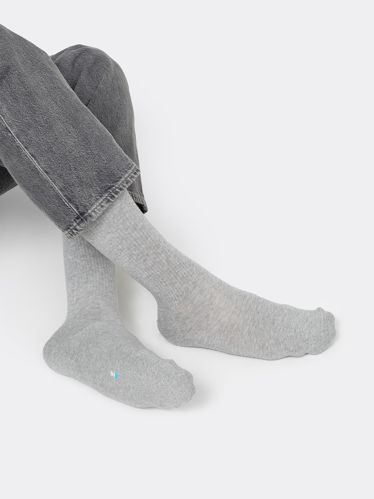 картинка Высокие мужские носки в цвете "серый меланж" от магазина мужской одежды Mark Formelle