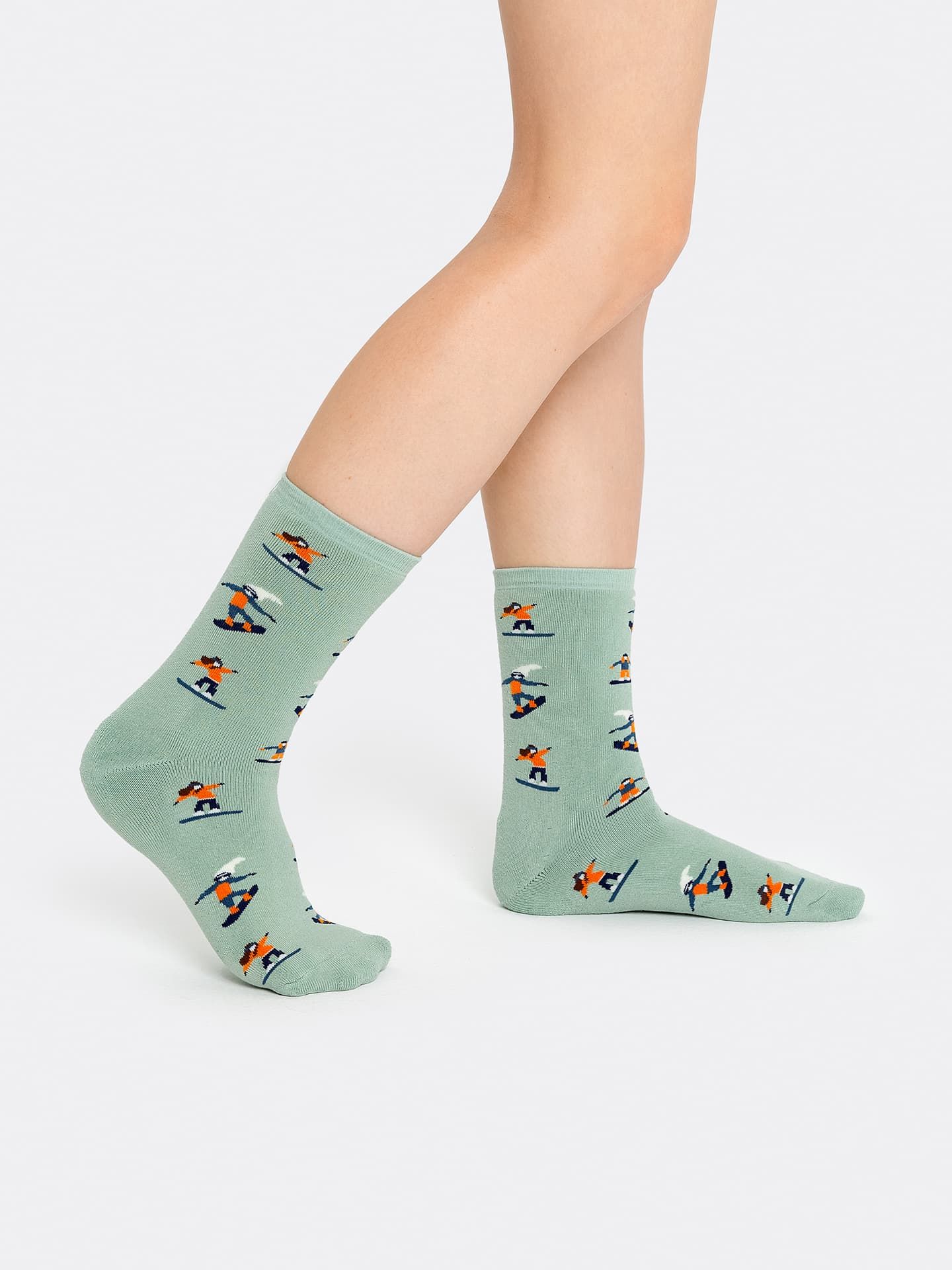 картинка Высокие женские махровые носки в оттенке "эвкалипт" с рисунками от магазина стильной одежды Mark Formelle